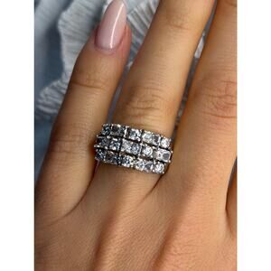 Beautiful Design 925 Sterling Silver Cz Ring Size 7